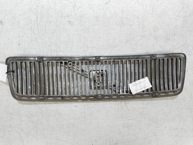 Recambio de rejilla delantera para volvo s70 berlina 2.5 turbodiesel referencia OEM IAM   