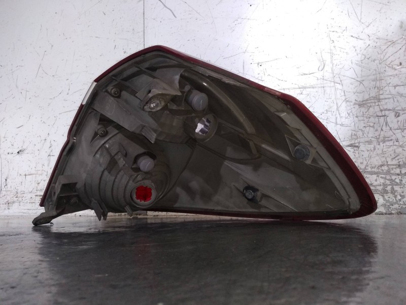 Recambio de piloto trasero izquierdo para subaru legacy familiar/outback b13 (bp) 2.0 diesel cat referencia OEM IAM   