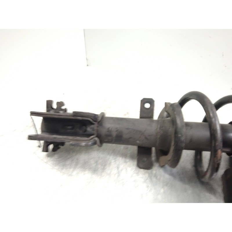 Recambio de amortiguador delantero derecho para nissan pick-up (d22) king cab profi 4x4 referencia OEM IAM    Recambio de amortiguador delantero derecho para nissan pick-up (d22) king cab profi 4x4 referencia OEM IAM