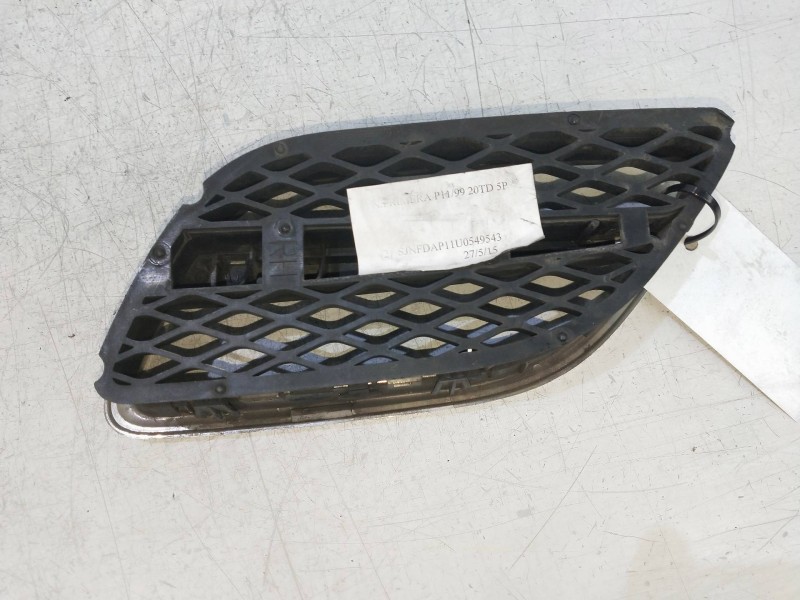 Recambio de rejilla delantera para nissan primera berlina (p11) competence referencia OEM IAM   