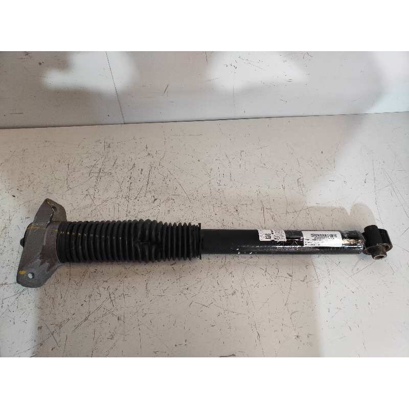 Recambio de amortiguador trasero derecho para kia sportage 1.7 crdi cat referencia OEM IAM D10055300F1000  