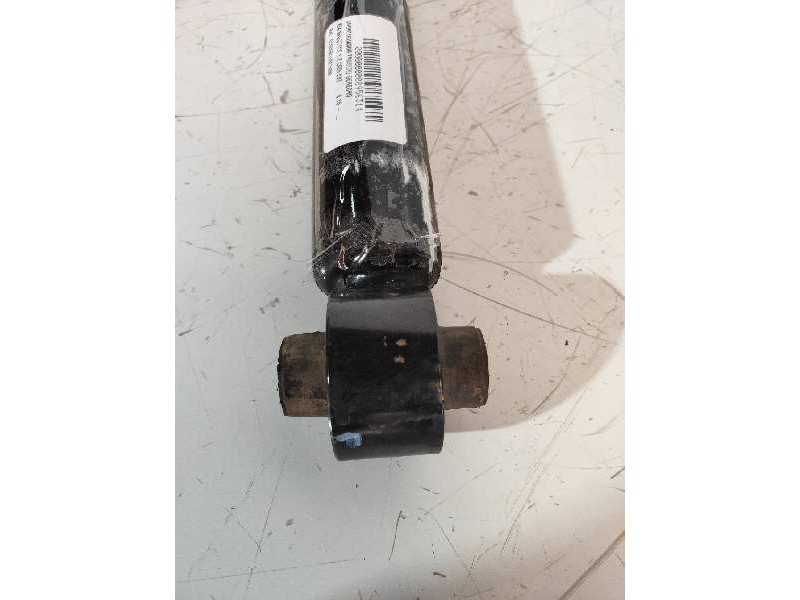 Recambio de amortiguador trasero derecho para kia sportage 1.7 crdi cat referencia OEM IAM D10055300F1000  