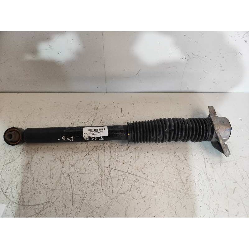Recambio de amortiguador trasero izquierdo para kia sportage 1.7 crdi cat referencia OEM IAM D10055300F1000  