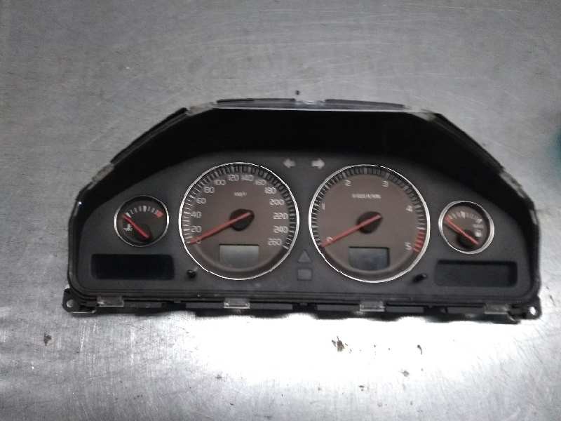 Recambio de cuadro instrumentos para volvo xc70 2.4 diesel cat referencia OEM IAM 30682277 69594220T 86025885