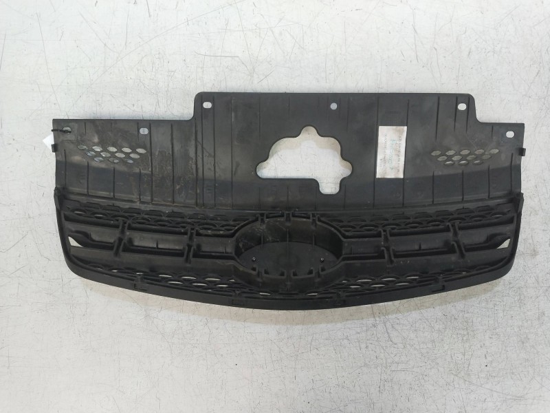 Recambio de rejilla delantera para kia rio 1.4 cat referencia OEM IAM   