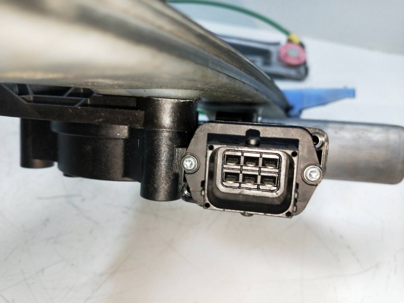 Recambio de elevalunas delantero derecho para opel corsa d cosmo referencia OEM IAM 72005001 39161990 3P