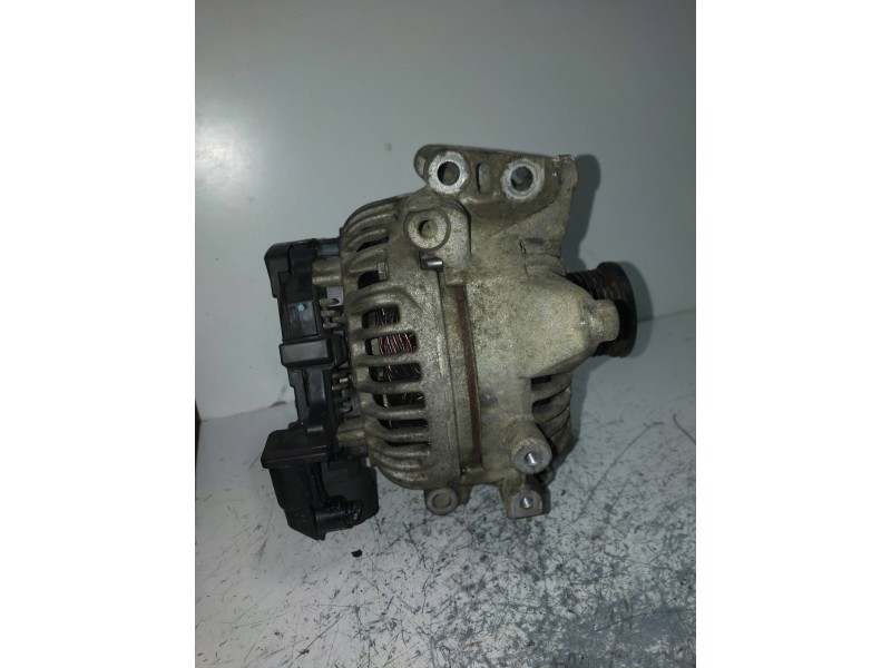 Recambio de alternador para mercedes clase clc (cl203) clc 2.2 cdi cat referencia OEM IAM  BOSCH 