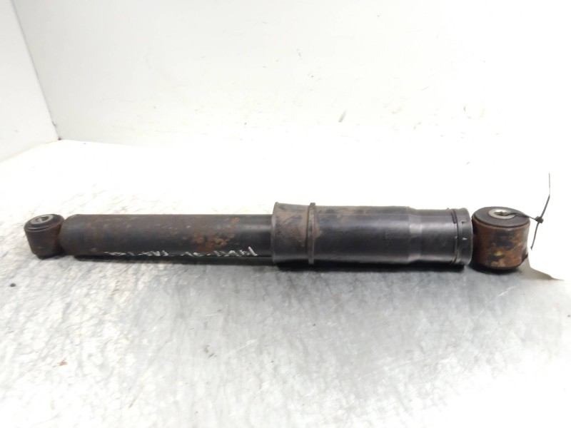 Recambio de amortiguador trasero izquierdo para renault trafic caja cerrada (ab 4.01) doble cabina l1h1 2,9t referencia OEM IAM 