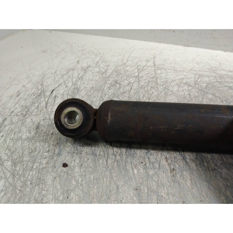 Recambio de amortiguador trasero izquierdo para renault trafic caja cerrada (ab 4.01) doble cabina l1h1 2,9t referencia OEM IAM 