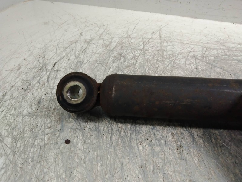 Recambio de amortiguador trasero izquierdo para renault trafic caja cerrada (ab 4.01) doble cabina l1h1 2,9t referencia OEM IAM 