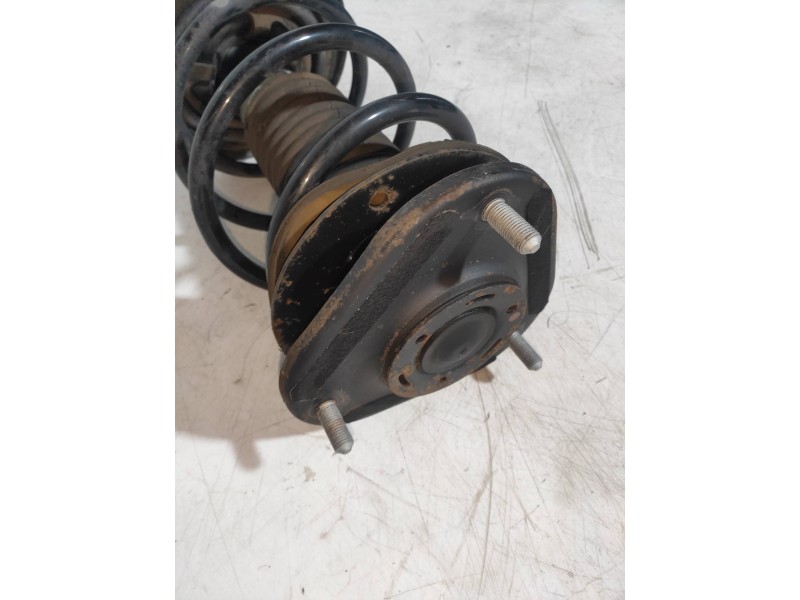 Recambio de amortiguador delantero izquierdo para toyota auris 1.4 turbodiesel cat referencia OEM IAM 4852002761  