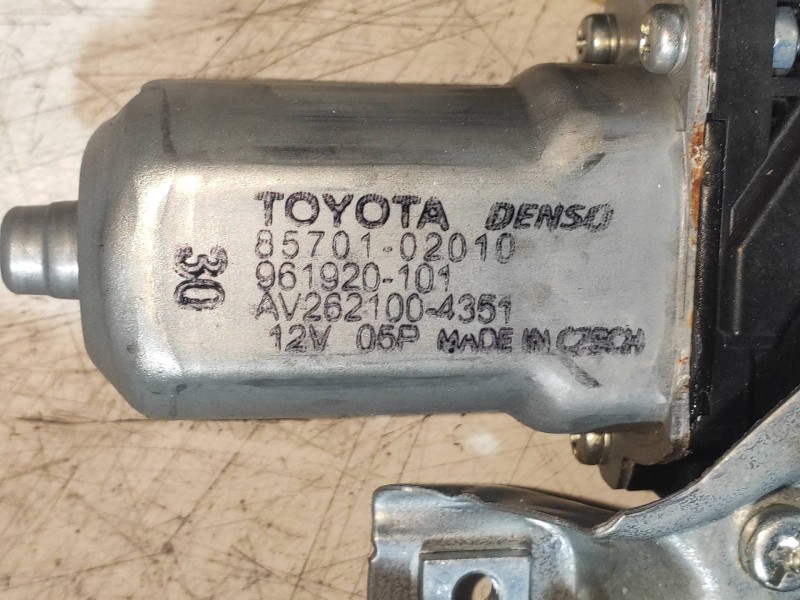 Recambio de elevalunas trasero izquierdo para toyota auris 1.4 turbodiesel cat referencia OEM IAM 8570102010 961920101 AV2621004