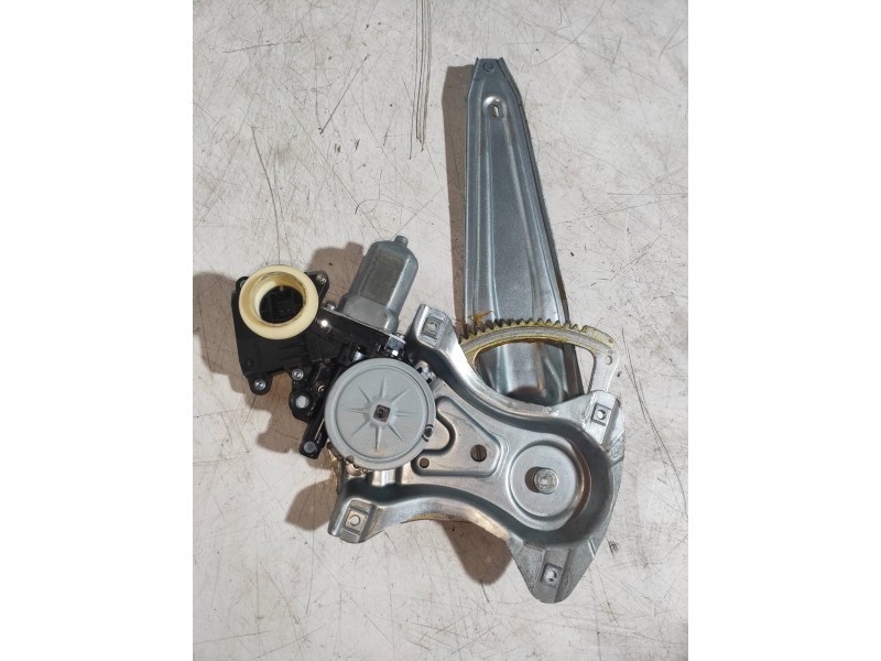 Recambio de elevalunas trasero izquierdo para toyota auris 1.4 turbodiesel cat referencia OEM IAM 8570102010 961920101 AV2621004
