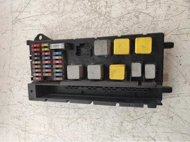 Recambio de caja reles / fusibles para mercedes sprinterii caja cerrada (desde 01.06) 311/315 cdi 4x4 (906.631/633/635/637) refe