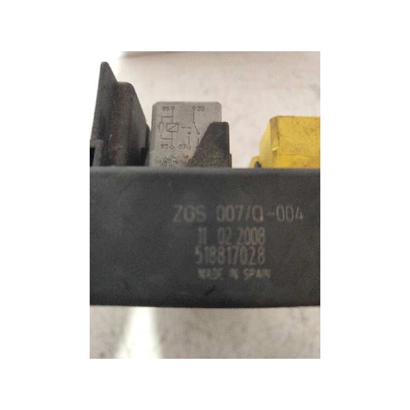 Recambio de caja reles / fusibles para mercedes sprinterii caja cerrada (desde 01.06) 311/315 cdi 4x4 (906.631/633/635/637) refe