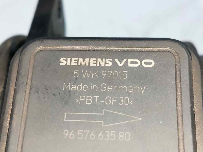 Recambio de caudalimetro para peugeot 407 sw st confort pack referencia OEM IAM 5WK97015 9657663580 SIEMNS