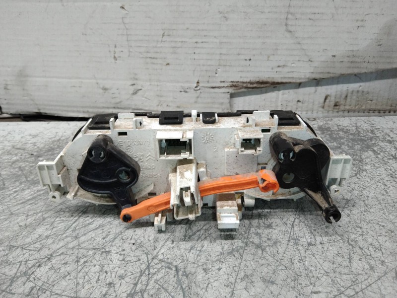 Recambio de mando calefaccion / aire acondicionado para peugeot 2008 (--.2013) 1.2 16v vti referencia OEM IAM 9819611577 T77304B