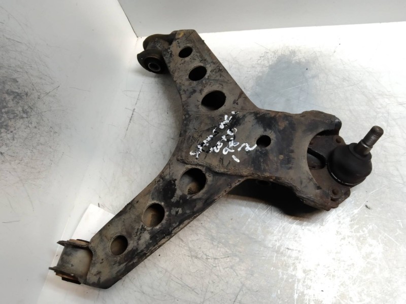 Recambio de brazo suspension inferior delantero izquierdo para kia sportage td (5-ptas.) referencia OEM IAM   