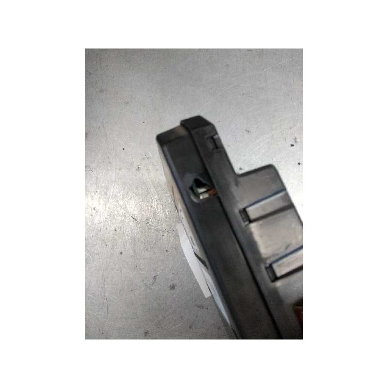 Recambio de caja reles / fusibles para citroen c5 berlina 2.0 hdi sx referencia OEM IAM 9651197380 BSI J01 00 