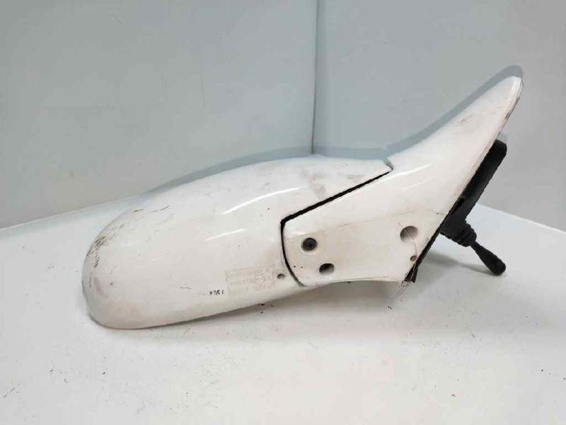 Recambio de retrovisor derecho para kia clarus 1.8 slx berlina referencia OEM IAM   MANUAL