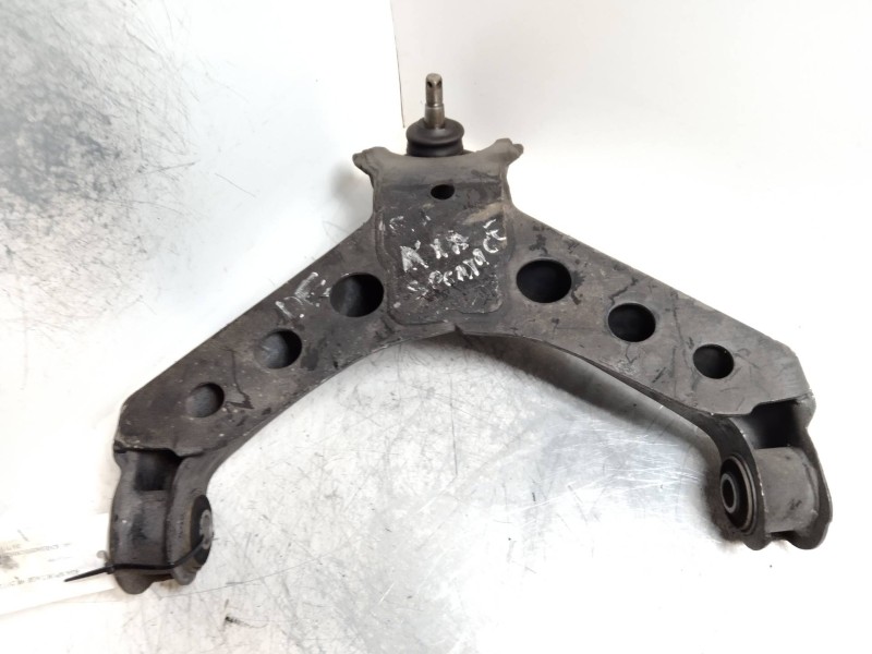 Recambio de brazo suspension inferior delantero derecho para kia sportage 2.0 turbodiesel cat referencia OEM IAM   