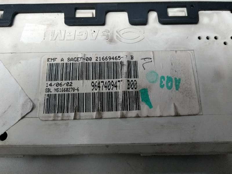 Recambio de pantalla multifuncion para citroen c3 1.4 sx plus referencia OEM IAM 9647409477 216694657 B00