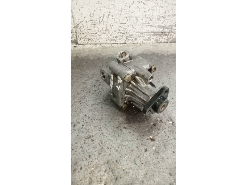 Recambio de bomba direccion para audi a8 (d2) 2.5 tdi quattro referencia OEM IAM 7681955295 4D0145155L 