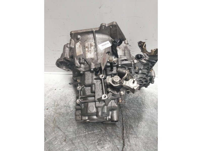 Recambio de caja cambios para nissan primera trav. (p12) 2.0 16v cat referencia OEM IAM 7701717776 A009824 