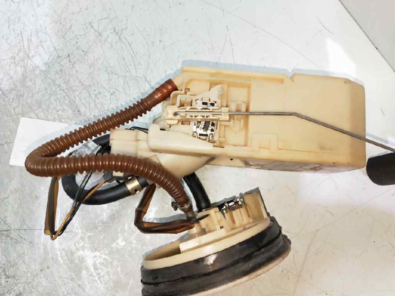 Recambio de bomba combustible para nissan primera berlina (p11) se referencia OEM IAM 172782F000 240127005001 VDO AFORADOR