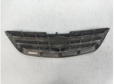 Recambio de rejilla delantera para kia carens 2.0 crdi ex monovolumen referencia OEM IAM    2