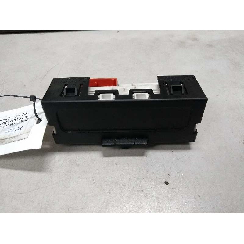 Recambio de pantalla multifuncion para renault megane ii berlina 3p confort authentique referencia OEM IAM 8200107839B AFFA2 