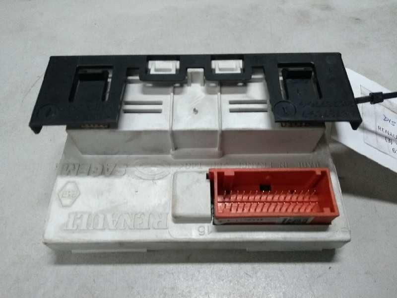 Recambio de pantalla multifuncion para renault megane ii berlina 3p confort authentique referencia OEM IAM 8200107839B AFFA2 