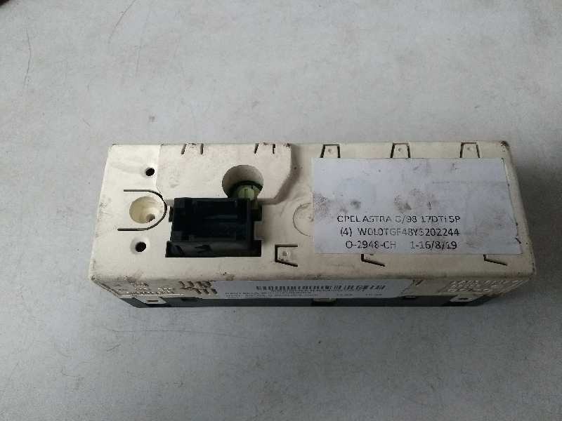 Recambio de pantalla multifuncion para opel astra g berlina club referencia OEM IAM 2300002  