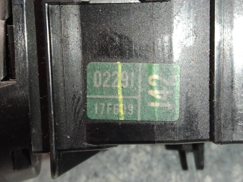 Recambio de mando luces para toyota auris sol referencia OEM IAM 17F609 17F582 