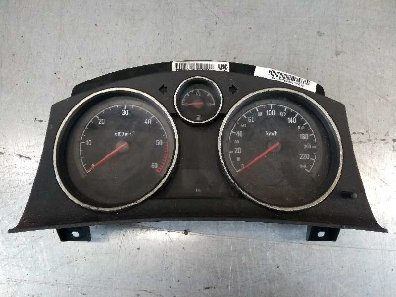 Recambio de cuadro cuentakm para opel zafira b energy referencia OEM IAM 13267536 SW7655 UK