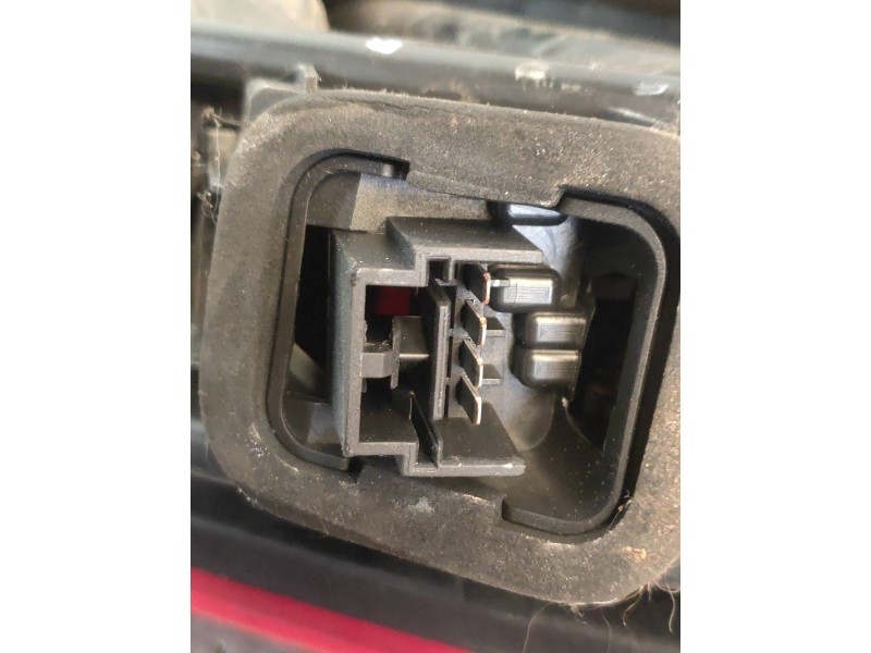 Recambio de piloto trasero izquierdo para fiat punto (evo) (199) dynamic referencia OEM IAM 517015890  