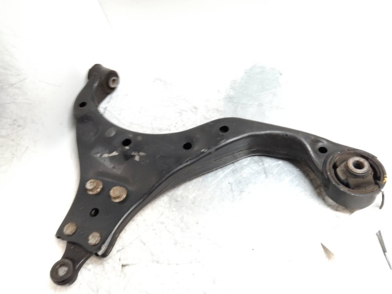 Recambio de brazo suspension inferior delantero derecho para kia sportage 2.0 cat referencia OEM IAM   