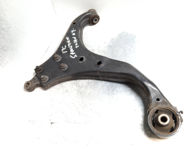 Recambio de brazo suspension inferior delantero izquierdo para kia sportage 2.0 cat referencia OEM IAM   