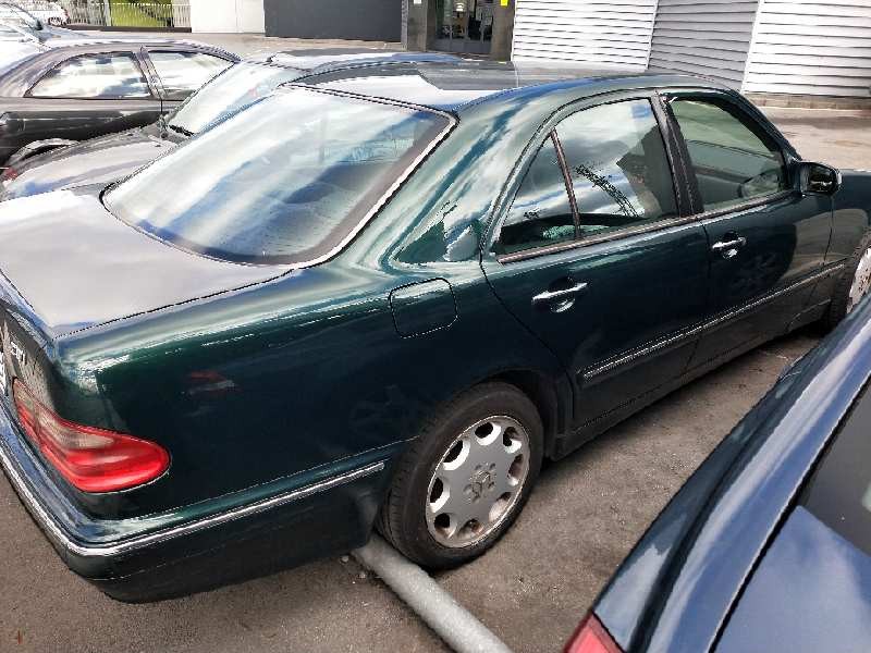mercedes clase e (w210) berlina diesel del año 2001