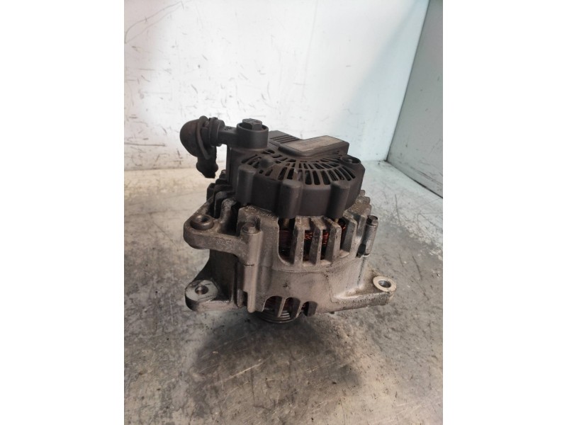 Recambio de alternador para hyundai i30 1.6 crdi cat referencia OEM IAM A616019A  