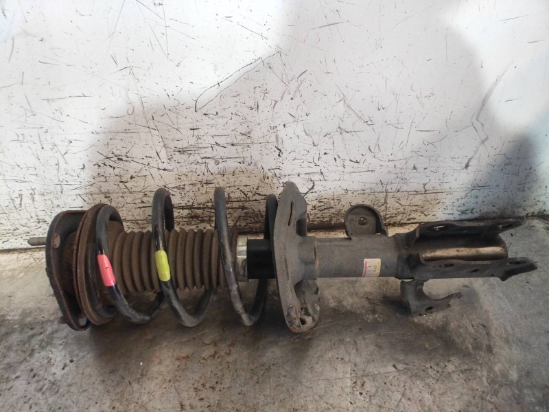 Recambio de amortiguador delantero derecho para lexus ct 200h referencia OEM IAM 4851076040A  
