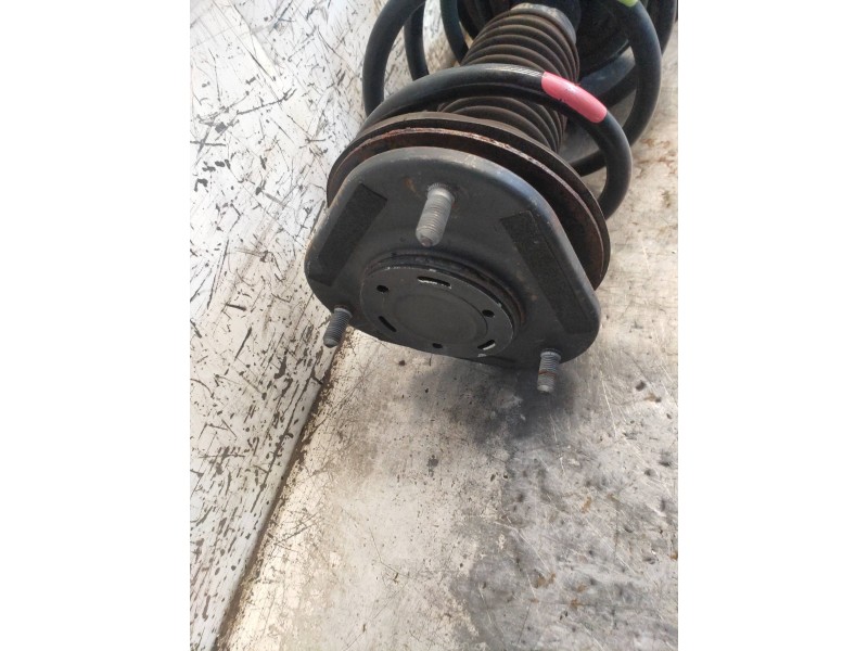 Recambio de amortiguador delantero derecho para lexus ct 200h referencia OEM IAM 4851076040A  