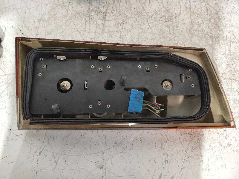 Recambio de piloto trasero izquierdo para peugeot 505 berlina srd referencia OEM IAM 635081  