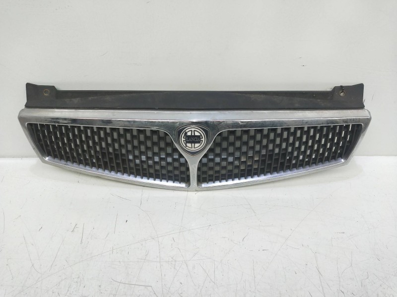 Recambio de rejilla delantera para lancia delta 1.9 turbodiesel cat referencia OEM IAM   