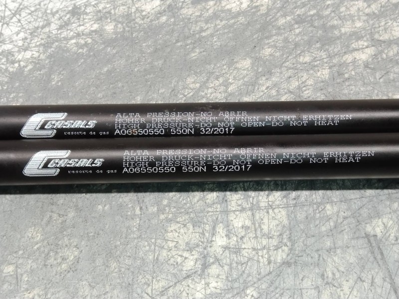 Recambio de amortiguadores maletero / porton para nissan primera berlina (p11) gx referencia OEM IAM   550N