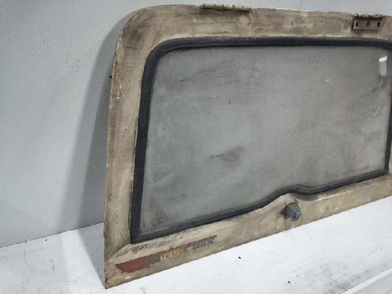 Recambio de porton trasero para jeep comando diesel referencia OEM IAM   