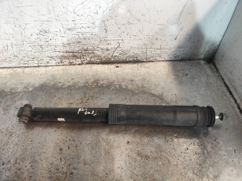 Recambio de amortiguador trasero izquierdo para lexus ct 200h referencia OEM IAM 4853076040A  