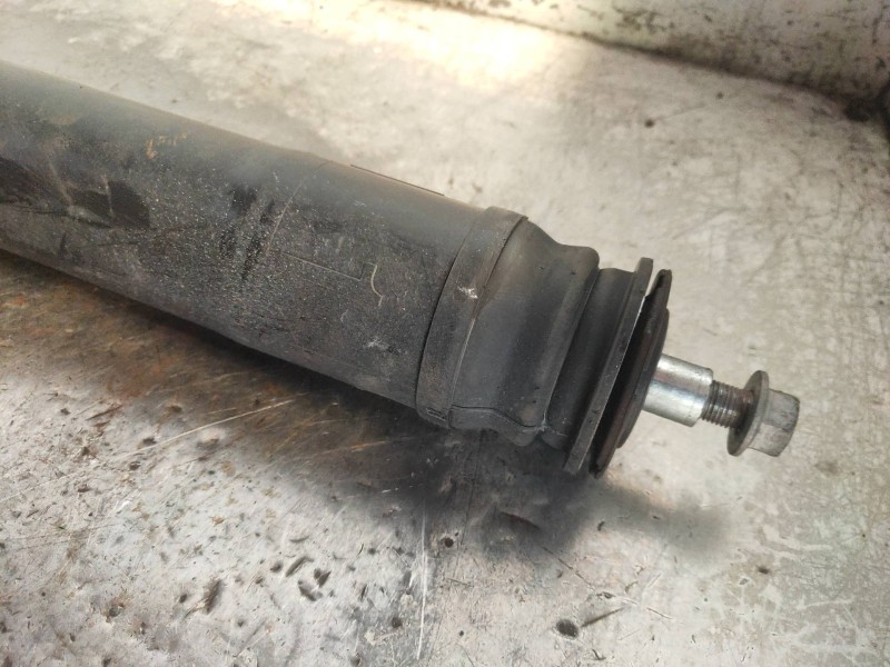 Recambio de amortiguador trasero izquierdo para lexus ct 200h referencia OEM IAM 4853076040A  