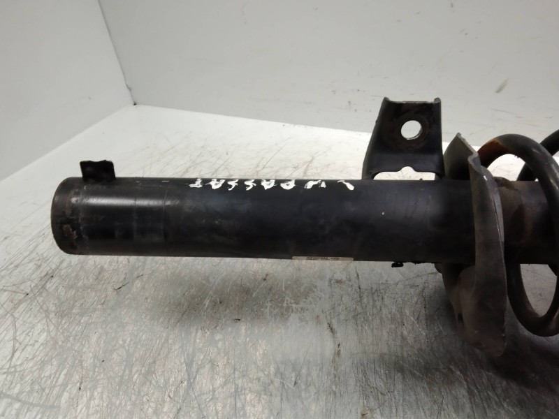 Recambio de amortiguador delantero izquierdo para volkswagen passat berlina (3c2) 2.0 16v fsi referencia OEM IAM 3C0413031M  