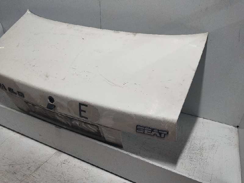 Recambio de tapa maletero para seat malaga 1.5 referencia OEM IAM   